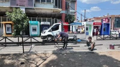 Bornova Belediyesi, Küçükpark’taki trafik yoğunluğunu azaltmak amacıyla kurduğu Motokurye Parkı’nın