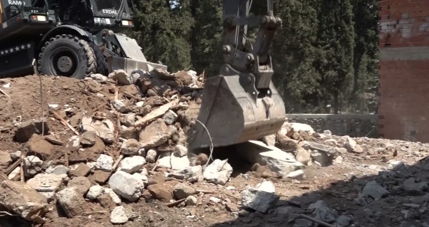 Bornova Belediye Başkanı Ömer Eşki, Serintepe Mahallesi’nde (Kandere) kronikleşen trafik