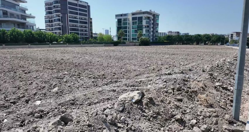 Bornova Belediye Başkanı Ömer Eşki, Yeşilova Höyüğü’nde hayata geçirilmesi planlanan