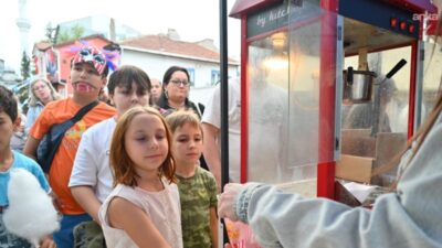 Yaz boyunca çocuklar tarafından yoğun ilgi gören Bozüyük Belediyesi Sanatevi