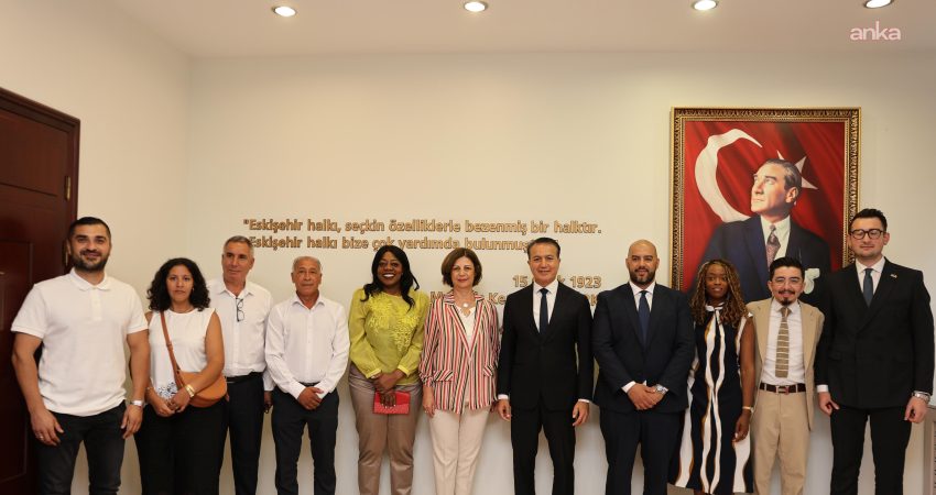 Eskişehir Büyükşehir Belediyesi'nin kardeş kenti Brüksel’in Saint-Josse-ten-Noode Belediye Başkanı Emir