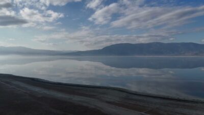Burdur'un iki önemli doğal gölü olan Burdur Gölü son bir