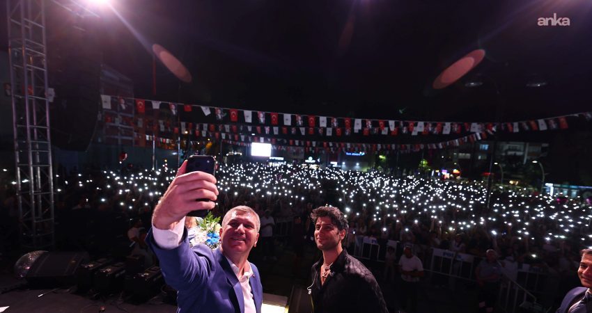 Burdur’da 30 Ağustos coşkusu konserlerle taçlandı Burdur Belediyesi tarafından 30 Ağustos Zafer Bayramı kutlamaları kapsamında düzenlenen