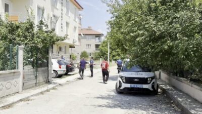 Burdur'da komşular arasında araç parkı nedeniyle çıkan bıçaklı kavgada baba