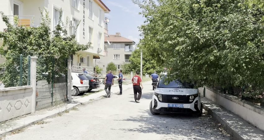 Burdur'da komşular arasında araç parkı nedeniyle çıkan bıçaklı kavgada baba