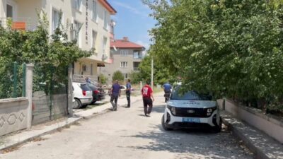 Burdur’da komşular arasında araç parkı nedeniyle çıkan tartışmada baba ile