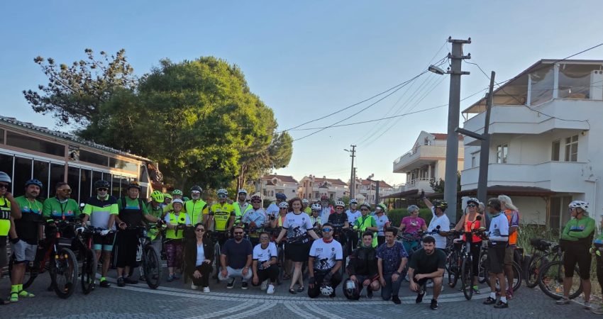 VeloAdra Bisiklet Grubu ile Bisikletli Yaşam Platformu üyeleri, 50 yaşındaki