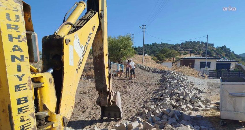 Burhaniye Belediyesi Fen İşleri Müdürlüğü ekipleri, kırsal mahallelerde yürüttüğü çalışmalar