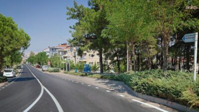 Bursa Büyükşehir Belediyesi, Nilüfer ilçesindeki Dumlupınar Caddesi’ni yeniledi. Çalışmalar dolayısıyla