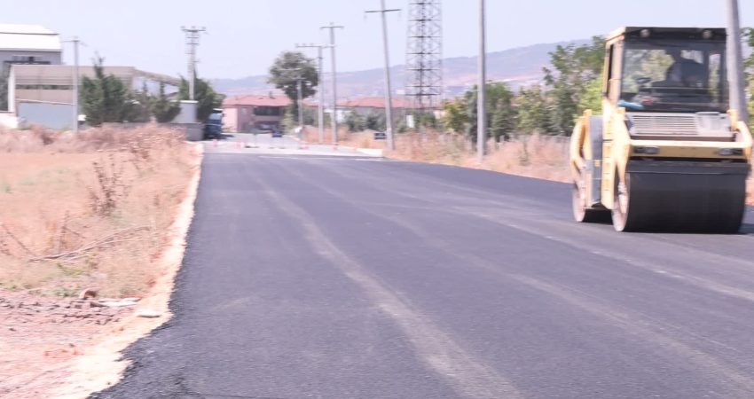 Bursa Büyükşehir Belediyesi, İnegöl’e bağlı Cumhuriyet Mahallesi’nde yol yenileme çalışması