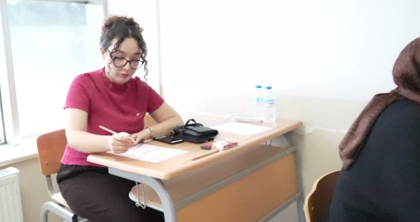 Bursa Büyükşehir Belediyesi’nin ücretsiz yaptığı "KPSS Lisans Deneme Sınavı"na yaklaşık