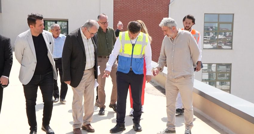 Bursa’da Demirtaş Spor Kompleksi, yıl sonuna kadar hizmete açılacak Bursa Büyükşehir Belediyesi Başkan Vekili Şahin Biba, Osmangazi ilçesinde yapımı