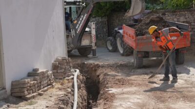 Bursa Büyükşehir Belediyesi, kırsal mahallelerde altyapıyı güçlendirme çalışmaları kapsamında Keles