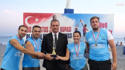Büyükçekmece’de “Zafer Kupası Plaj Voleybolu Turnuvası” tamamlandı Büyükçekmece Belediyesi’nin 30 Ağustos Zafer Bayramı etkinlikleri kapsamında düzenlediği “Zafer