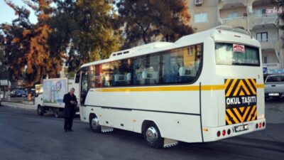 İzmir Büyükşehir Belediyesi, il genelinde servis aracı sayısını artırmak için