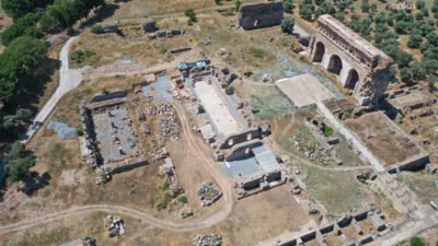 Kültür ve Turizm Bakanı Mehmet Nuri Ersoy, Aydın'daki Tralleis Antik