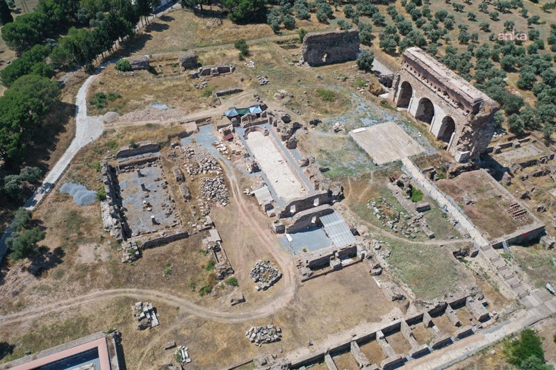 Kültür ve Turizm Bakanı Mehmet Nuri Ersoy, Aydın'daki Tralleis Antik