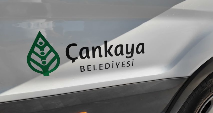 Çankaya Belediyesi, temizlik seferberliğini 124 mahallede sürdürüyor Çankaya Belediyesi, 124 mahallede yürüttüğü temizlik çalışmalarıyla cadde ve sokaklardan