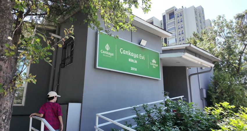 Çankaya’da çocuklar Karagöz Atölyesi’nde kültürel mirası öğreniyor Çankaya Belediyesi’nin çocukları geleneksel Türk tiyatrosunun köklü mirası Karagöz ile