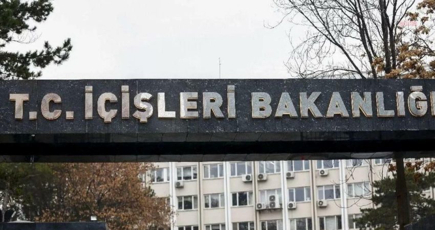 Çeşitli suçlardan aranan 60 kişi yurt dışında yakalanarak Türkiye’ye iade edildi İçişleri Bakanlığı'ndan yapılan açıklamada, kırmızı bültenle uluslararası seviyede aranan 16