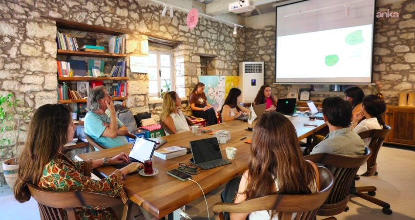 Çeşme Belediyesi Vizyon Ofisi ile İzmir Ekonomi Üniversitesi iş birliğinde