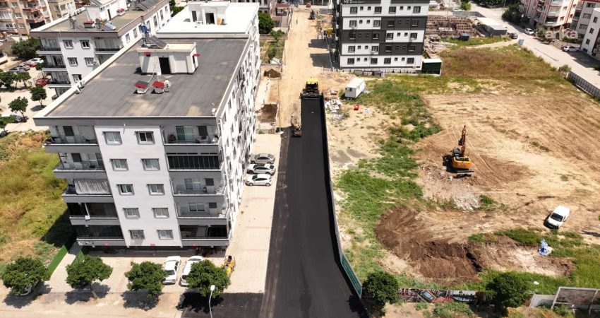 Ceyhan Belediyesi Fen İşleri Müdürlüğü ekipleri, Namık Kemal Mahallesi'nde iki