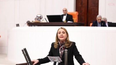 CHP Genel Başkan Yardımcısı Semra Dinçer, yeni eğitim-öğretim yılı öncesinde kırtasiye