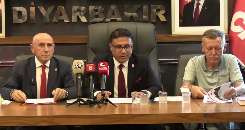 CHP Genel Başkan Yardımcısı Kaya Diyarbakır’da konuştu: “Halk kimi seçmişse kenti o yönetmelidir” CHP Genel Başkan Yardımcısı Yıldırım Kaya, “Halk kimi seçmişse kenti