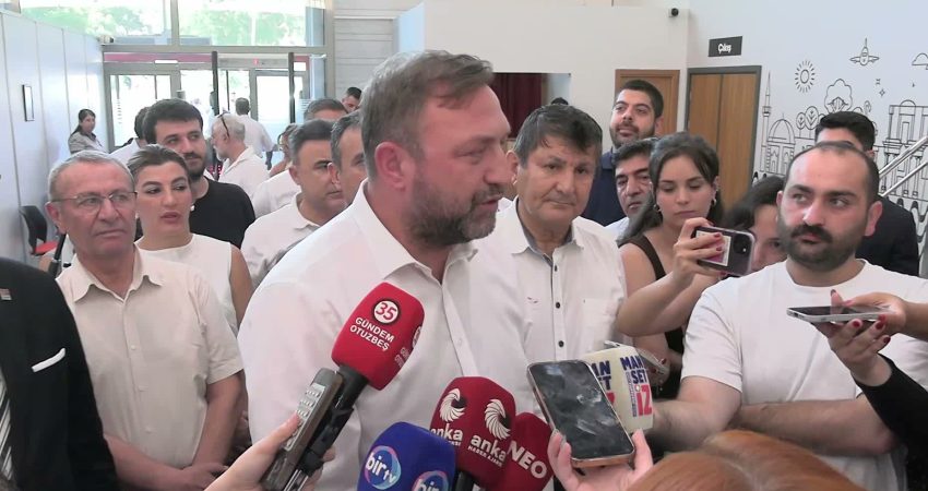 CHP İzmir İl Başkanı Utku Gümrükçü, İzmir Büyükşehir Belediyesi Meclisi’nde