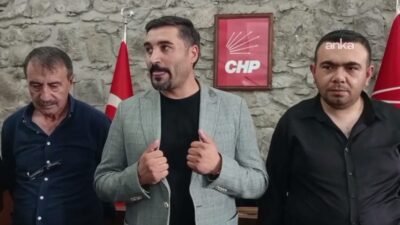 CHP Kars İl Başkanlığı'na atanan Baran Karahan, eski yönetimden anahtarları