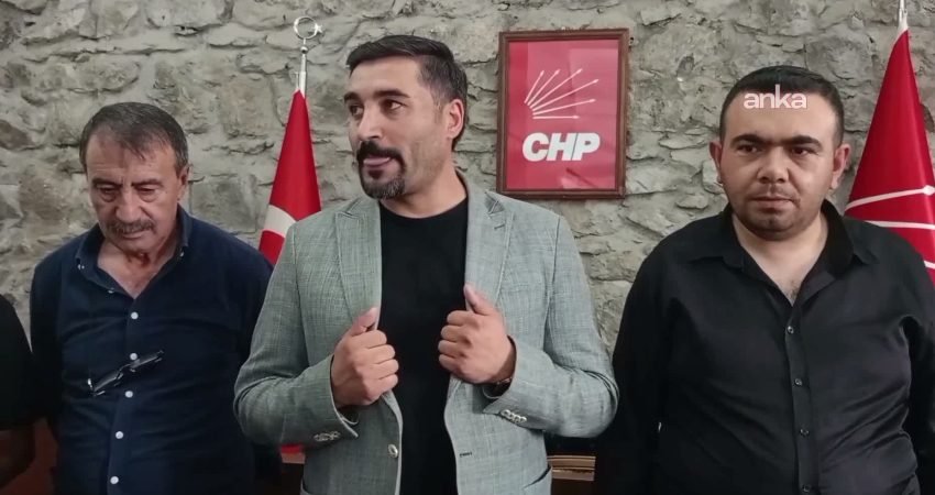 CHP Kars İl Başkanlığı'na atanan Baran Karahan, eski yönetimden anahtarları