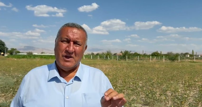CHP’li Gürer: “Üretenin kazanmadığı, tüketenin pahalı ürün aldığı bir süreçteyiz” CHP Niğde Milletvekili Ömer Fethi Gürer, nohut üretiminde yaşanan sorunların