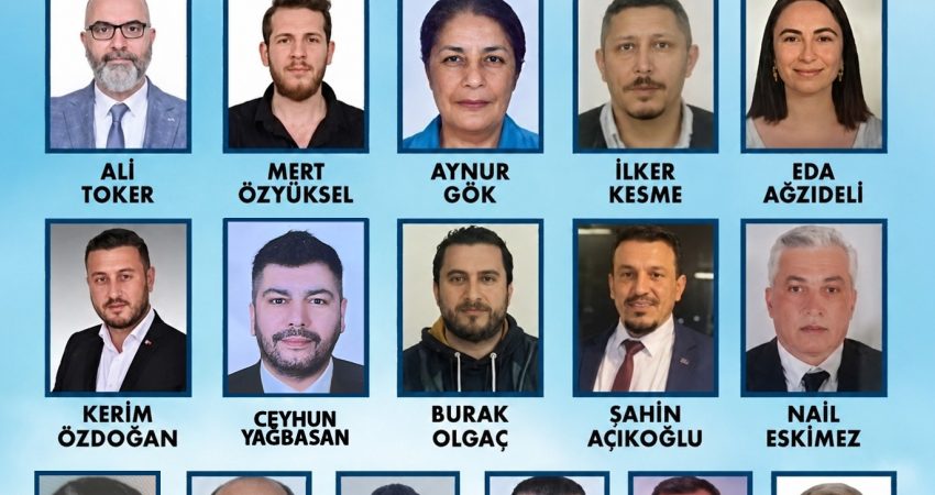 CHP’li Kadirli Belediyesi meclis üyelerinden toplu istifa Osmaniye'nin Kadirli ilçesinde CHP'li belediye meclis üyeleri toplu olarak partilerinden