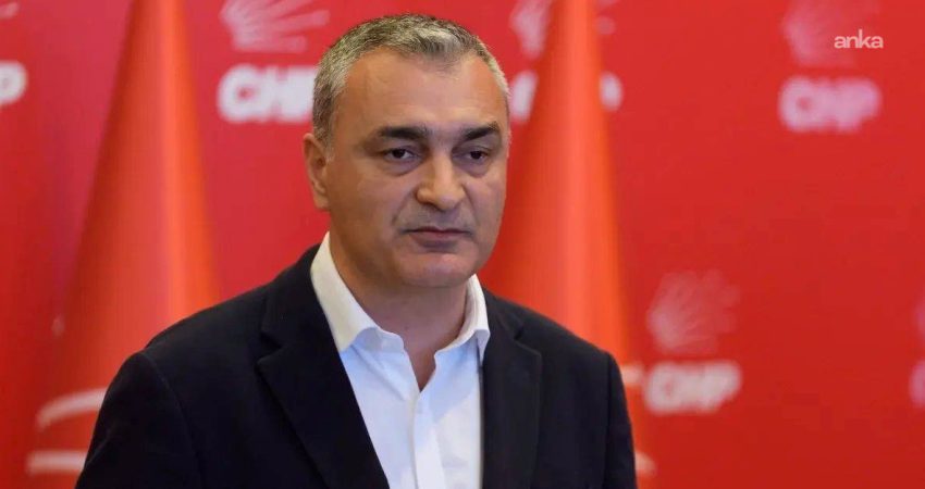 CHP Parti Sözcüsü Müslim Sarı, Balçova Belediye Başkanı Onur Yiğit’in