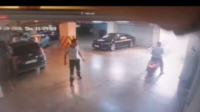 Çiğli Belediye Başkanı Onur Emrah Yıldız’ın park halindeki makam aracına