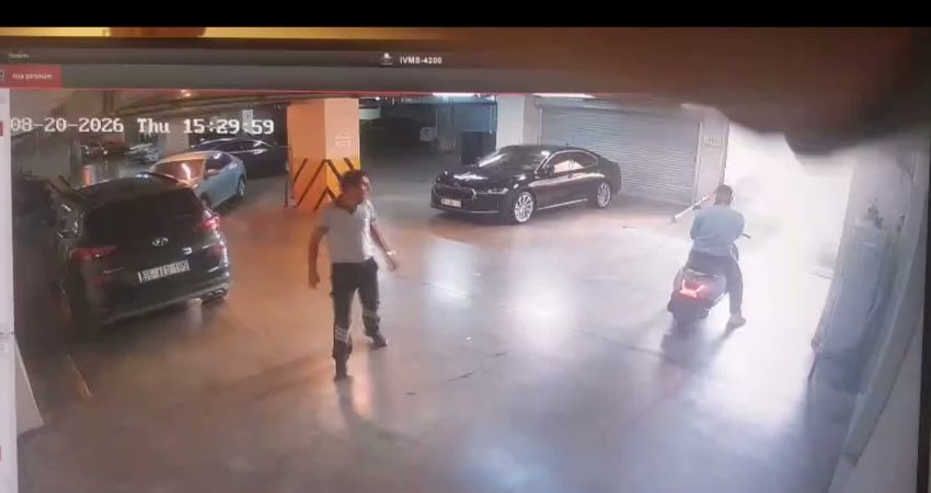 Çiğli Belediye Başkanı Yıldız’ın makam aracına silahlı saldırı soruşturmasında 2 tutuklama Çiğli Belediye Başkanı Onur Emrah Yıldız’ın park halindeki makam aracına