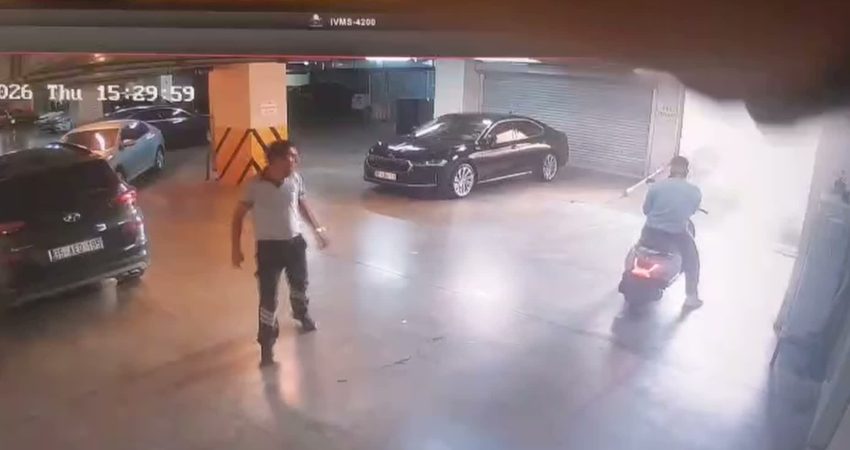 Çiğli Belediye Başkanı Onur Emrah Yıldız’ın makam aracına belediyenin otoparkında
