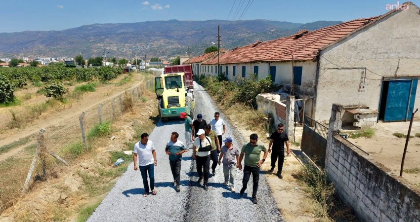 Çine Belediye Başkanı Mehmet Kıvrak, ilçe genelinde sürdürülen sathi asfalt