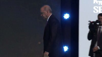 Cumhurbaşkanı Recep Tayyip Erdoğan, "'İttifakta hayır vardır' diyor, hem kendi