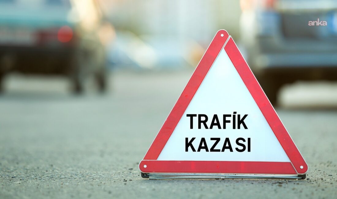 Sivas’ta yolcu minibüsü şarampole devrildi: 4 ölü, 10 yaralı Sivas'ın Suşehri ilçesinde yolcu minibüsünün bariyerlere çarparak şarampole devrilmesi sonucu