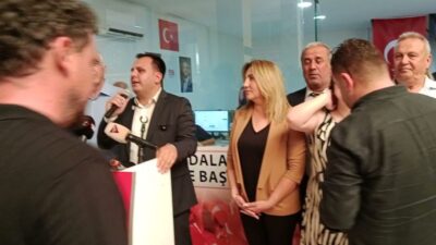Dalaman Belediye Başkanı Sezer Durmuş, CHP'den istifa ederek YENİ Parti’ye