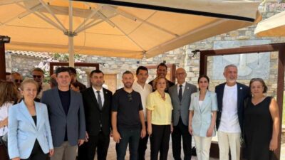 Datça Belediye Başkanı Aytaç Kurt ve belediye meclis üyeleri, Datça