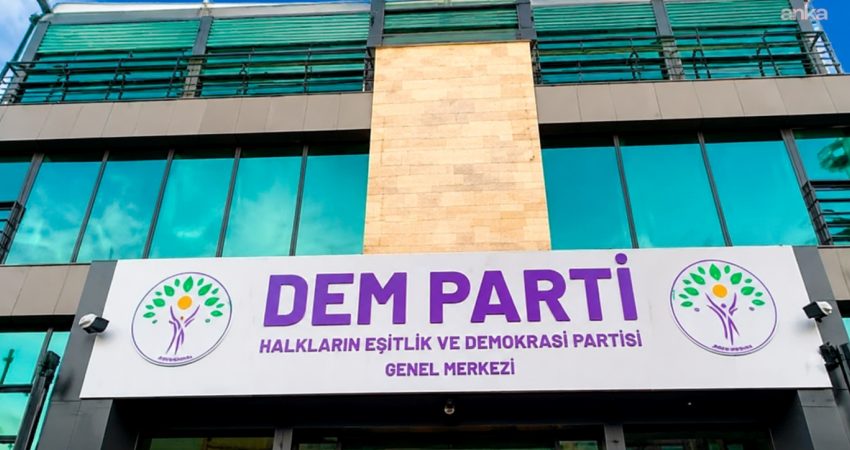 DEM Parti: Gazeteci Kemal Öztürk’ün Nusayrileri hedef alan sözlerine ilişkin derhal soruşturma açılmalı DEM Parti, gazeteci Kemal Öztürk'ün bir televizyon programında Suriye'deki Arap