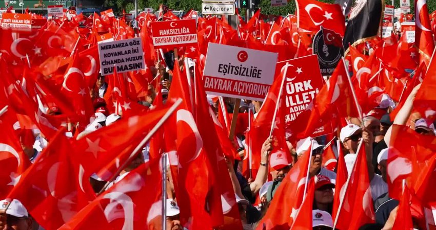 İYİ Parti Genel Başkanı Müsavat Dervişoğlu, sosyal medya hesabından, 16