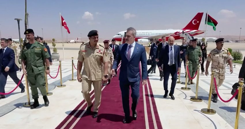 Dışişleri Bakanı Hakan Fidan, Libya ziyareti kapsamında Bingazi'ye gitti.