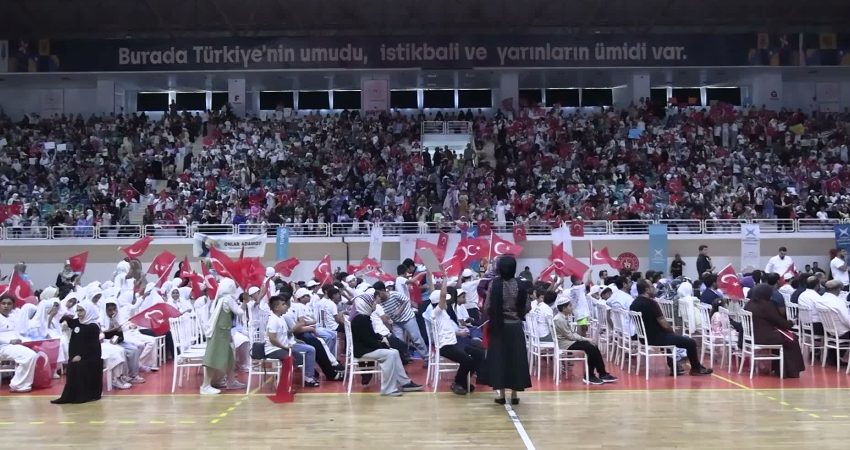 TÜGVA Yaz Okulu Kapanış Programı’nda konuşan Diyarbakır Valisi Murat Zorluoğlu,