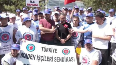 Doruk Madencilik işçileri haklarının ödenmesi talebiyle Yıldızlar SSS Holding önünde eylem yaptı.