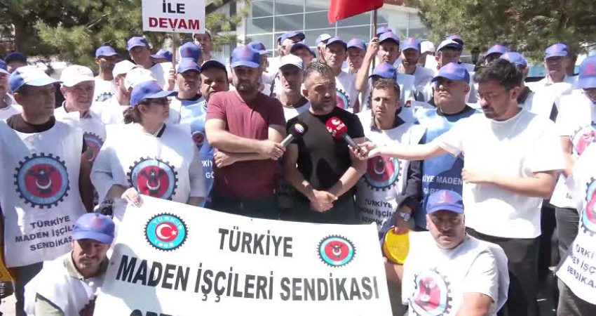 Doruk Madencilik işçileri haklarının ödenmesi talebiyle Yıldızlar SSS Holding önünde eylem yaptı.