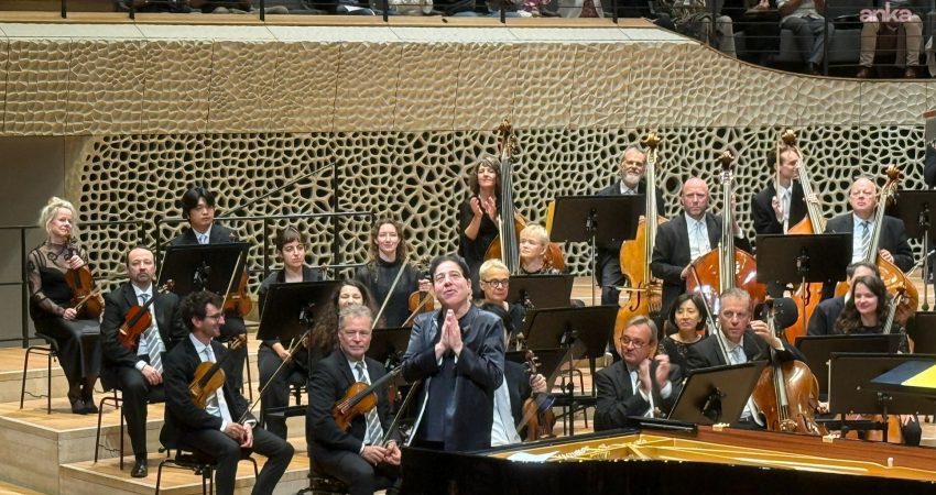 Dünyaca ünlü piyanist ve besteci Fazıl Say, Elbphilharmonie konser salonunda “Anadolu’nun sessizliği” ile büyüledi Dünyaca ünlü piyanist ve besteci Fazıl Say, Hamburg Elbphilharmonie’de 3