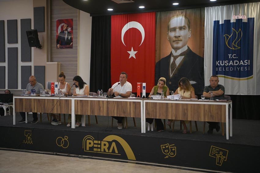 Kuşadası Belediye Meclisi’nin ağustos ayı olağan toplantısı, Başkan Vekili Tahsin